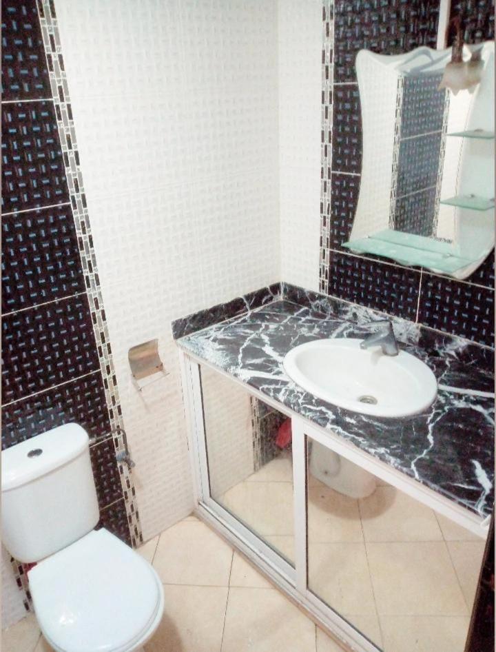 Oumlile Apartment *